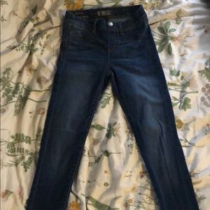 Mid-rise skinny jeans!!